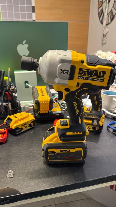 DeWALT DCF961N Body (Bare unit) Mașină de înșurubat cu impact