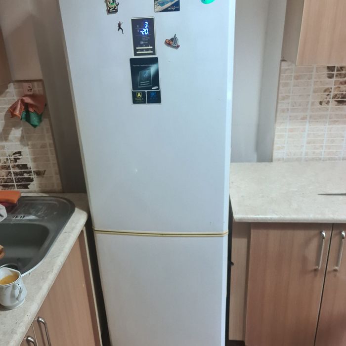 Холодильник Samsung