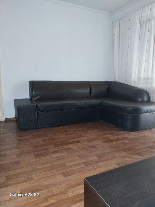 Închiriez apartament