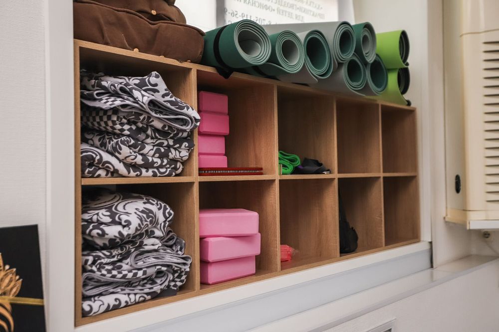 Продам инвентарь для йоги и фитнеса