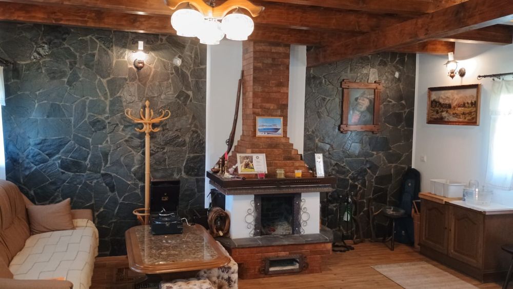 Vand casa noua in Vatra Dornei (mobilata)