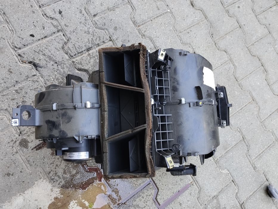 Dezmembrez Peugeot 307 / piese de vanzare