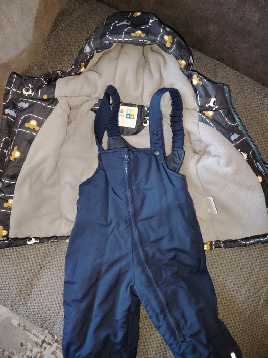 Продам осенний костюм на мальчика