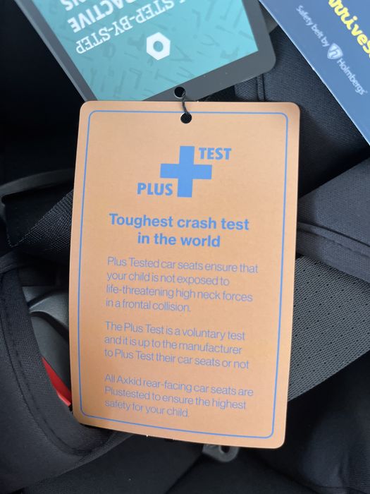 Axkid minikid 3 / Ca si nou / Va astept la vizionare