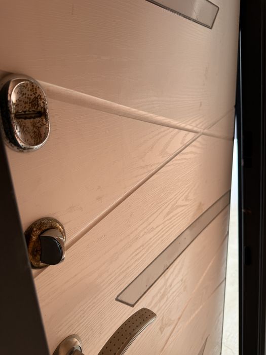 Темір есік сыртқы