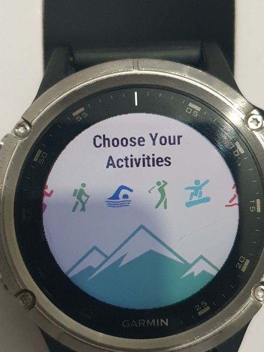Часовникът Garmin Fenix 5 Plus