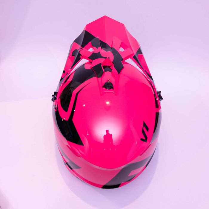 Каска подходяща за мотокрос , планински велосипед , ел. тротинетка