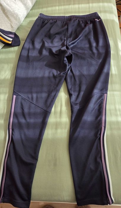 Оригинален анцуг Адидас Реал Мадрид, М размер. ADIDAS