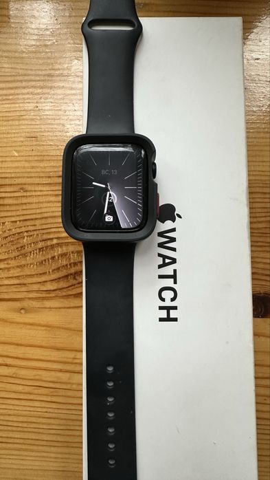 Смарт-часы Apple Watch SE GPS Gen.2 2024 S/M 44 мм черный