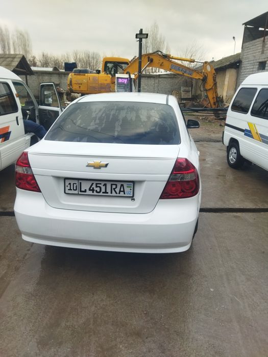 Nexia 3 srochna sotiladi