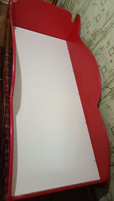 Продам детскую кровать- машинку