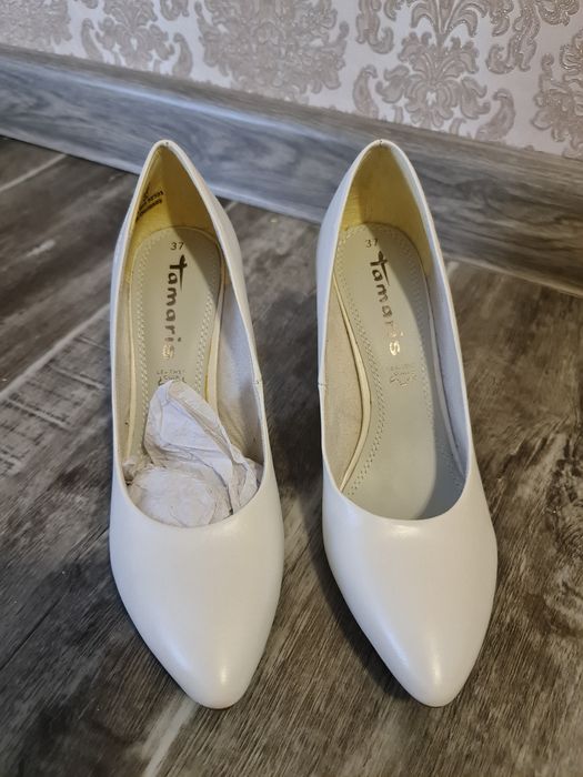 Продам женские туфли