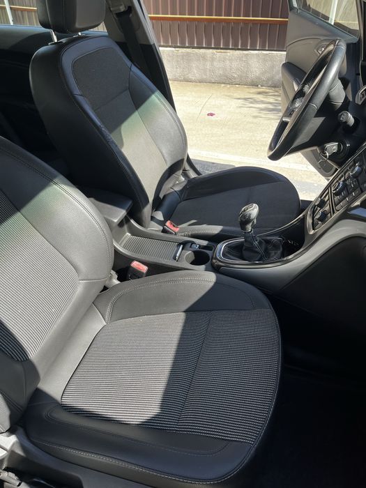 Opel astra J 2012
