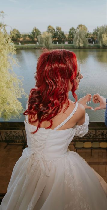 Rochie de mireasă cu corset si mânecuțe detașabile