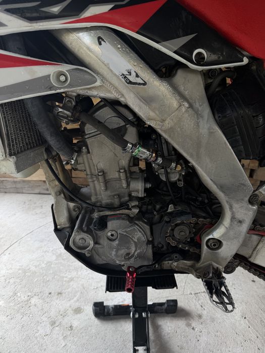 Продавам honda crf250r