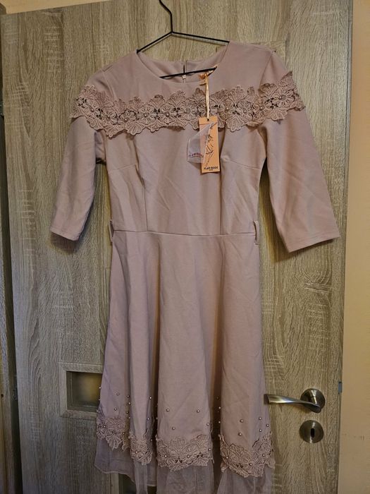 Много запазени рокли 20€ бр