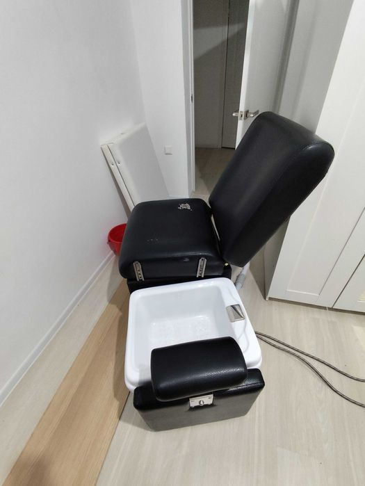 Педикюрное кресло для ног