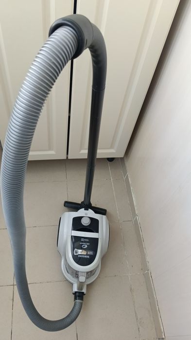 Пылесос Samsung 1600w