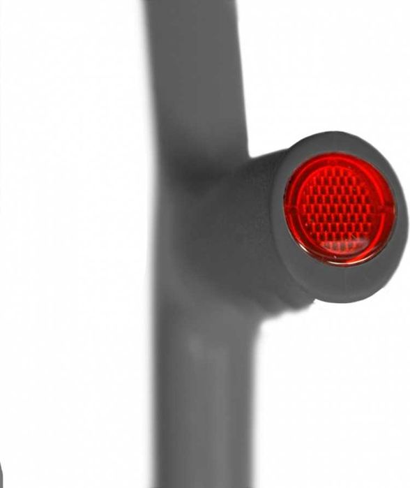 Продаётся новый, неиспользованный костыль!