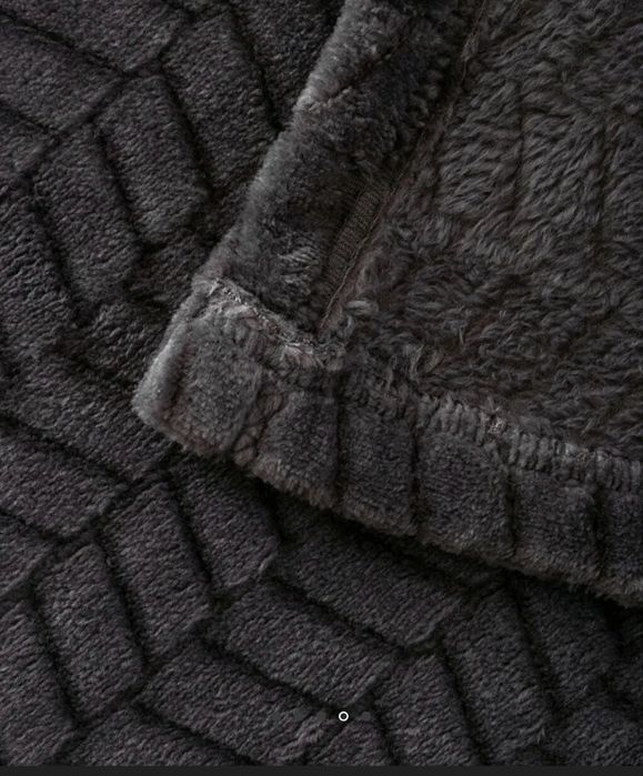 Одеяла нови по 14€