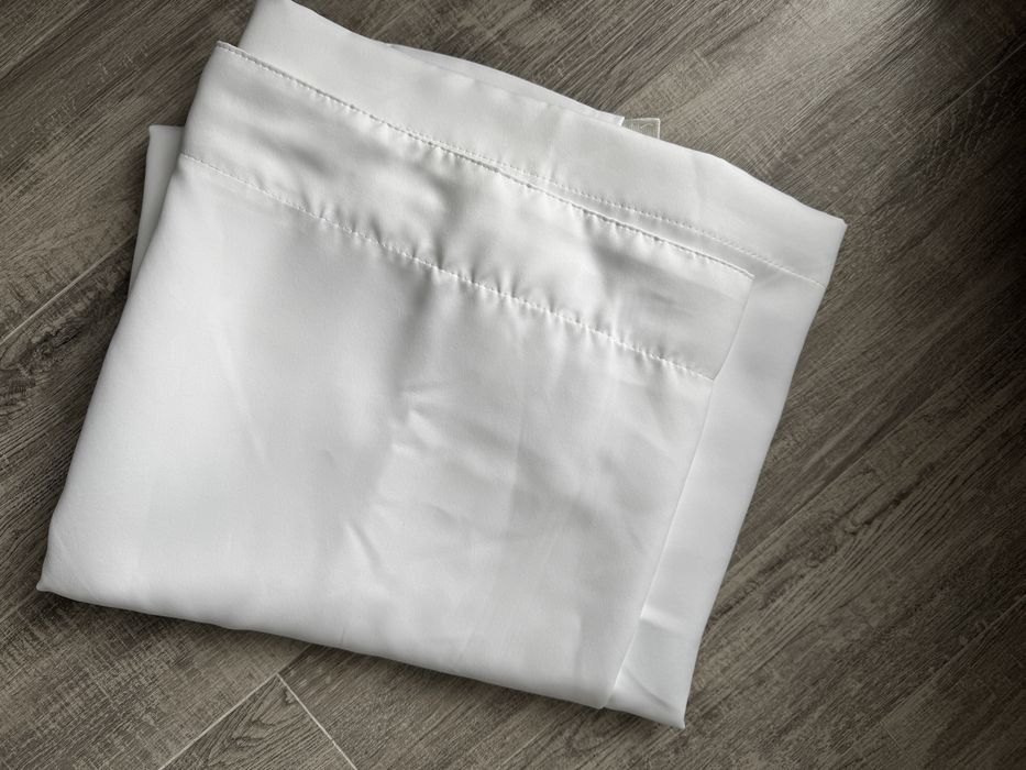 Draperie alba cu rejansa