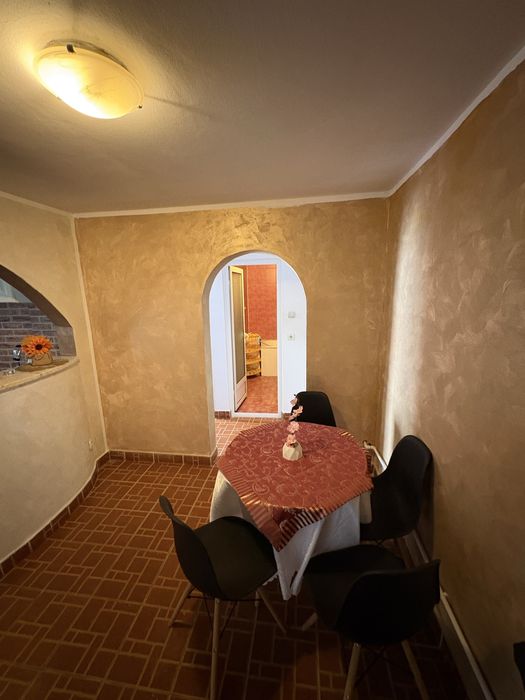Închiriez apartament mobilat
