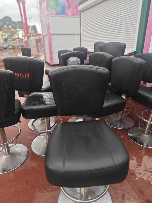 Високи столове за зала