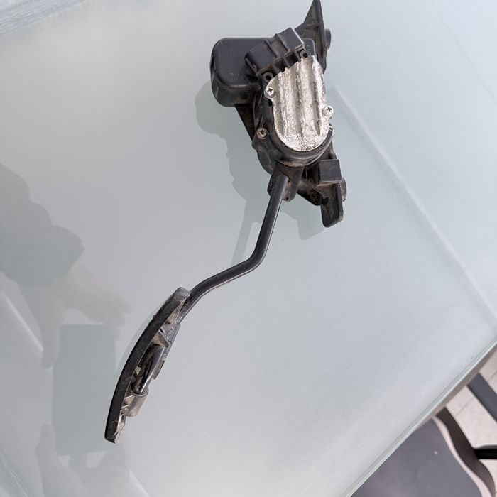 Педаль акселератора, газа