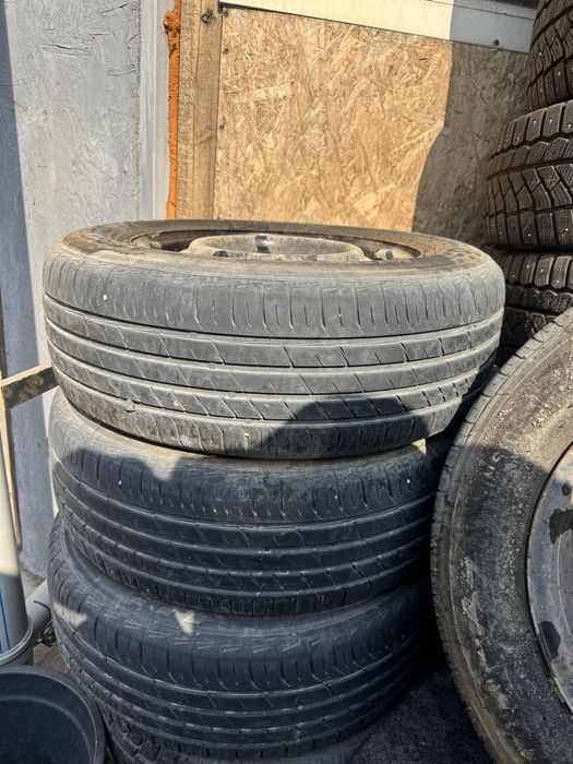 Летняя резина с железными дисками 205/65/R15