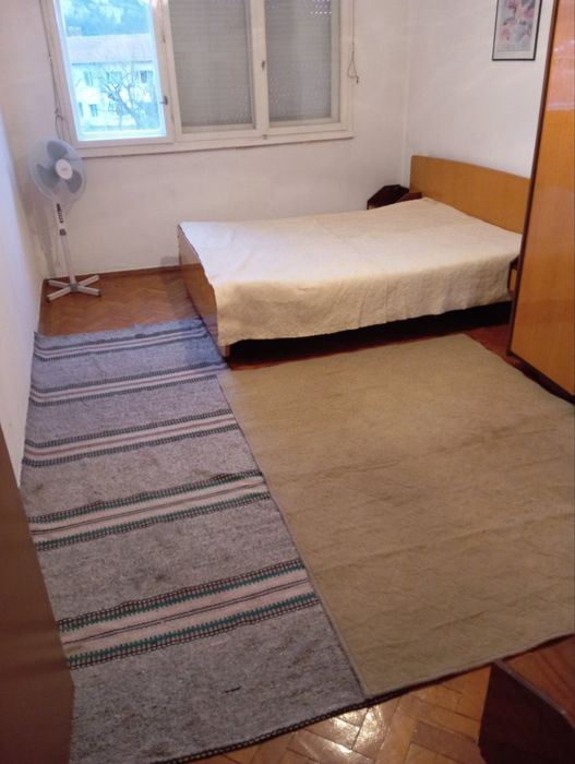 Дава се под наем Тристаен апартамент в Ловеч, Широк център - 75 кв.м за 255 € - Снимка #3