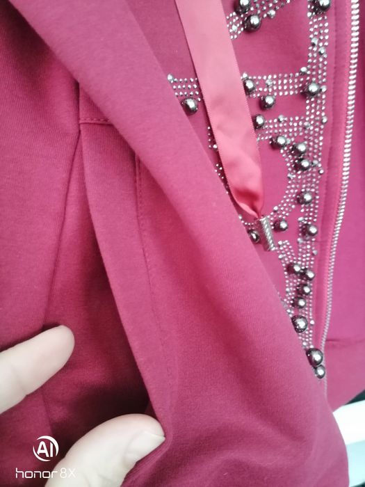 Женская спортивный костюм.