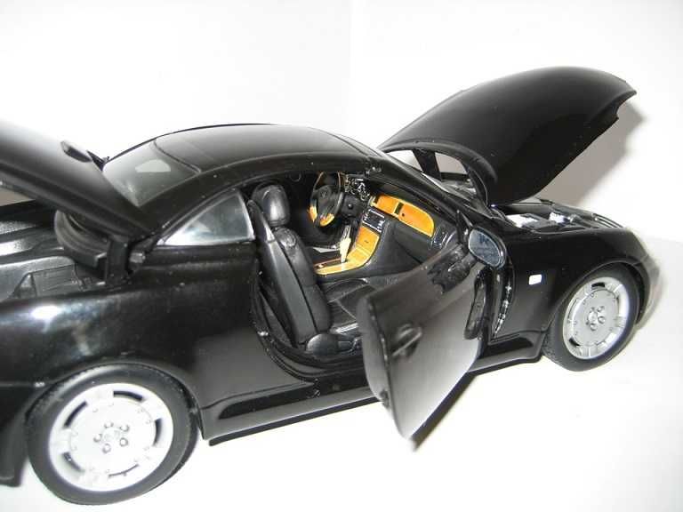 1:18 Lexus SC 430 black.