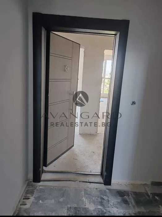 Продава се Двустаен апартамент в Пловдив, Кючук Париж - 72 кв.м за 1070 €/кв.м - Снимка #2