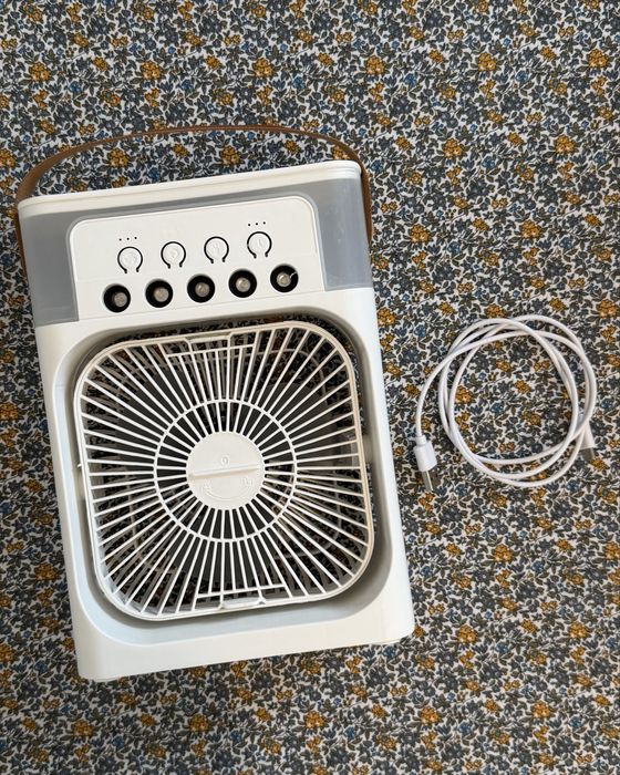 Настольный вентилятор