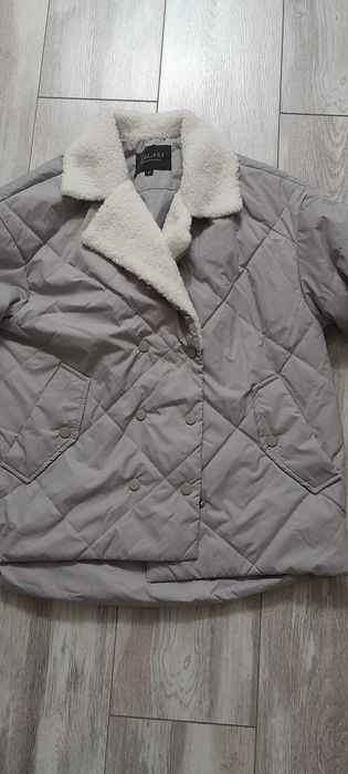 Продам женскую куртку
