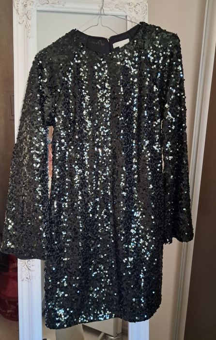 Зелена рокля с пайети