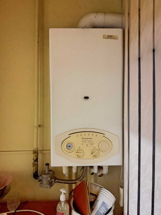 Inchiriez Apartament 3 camere-zona 1 Mai