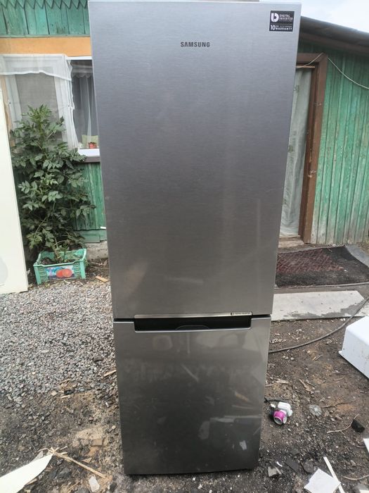 Продам холодильник