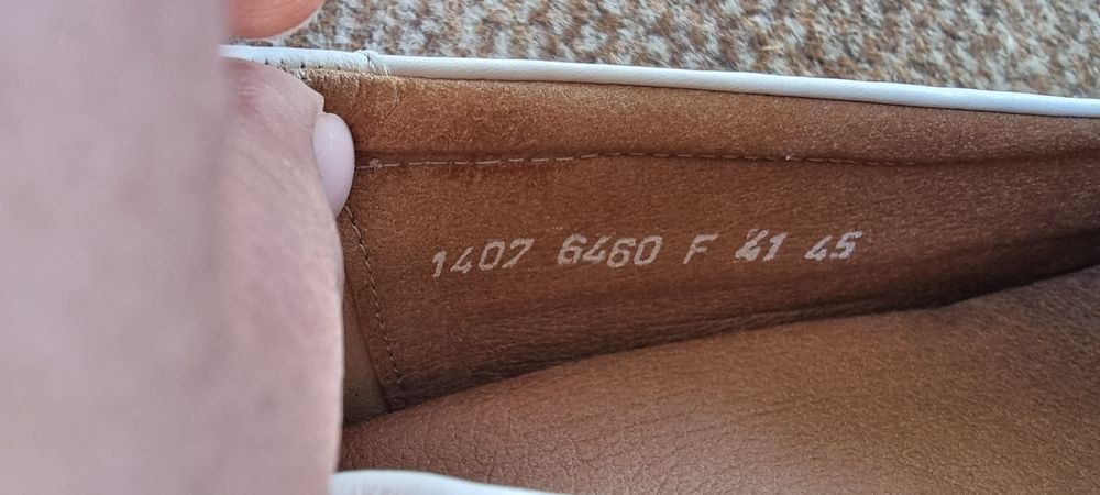 Pantofi de piele naturala