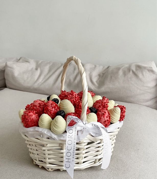 Шоколадные боксы,клубника в шоколаде,финики в шоколаде