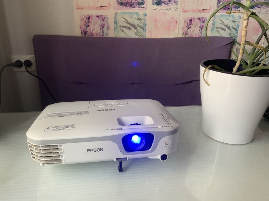 Epson EB-S11 в хорошем состоянии
