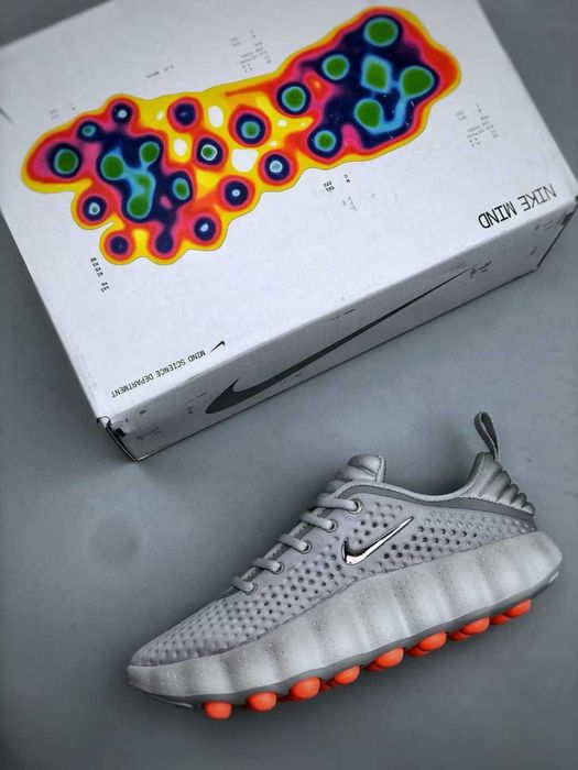 Нови мъжки маратонки Nike Air Mind 002 silver