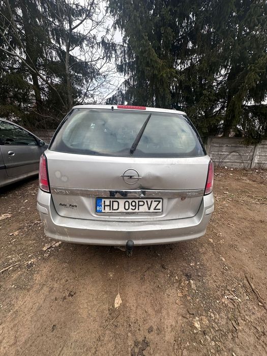 2 mașini de vânzare – Peugeot 206 + Opel Astra Break GPL – preț bun