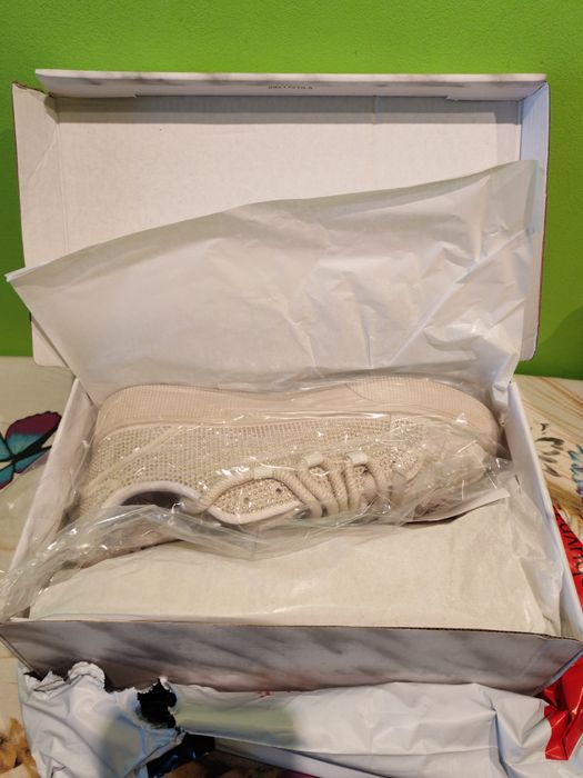 Дамски кецове блестящи 40н