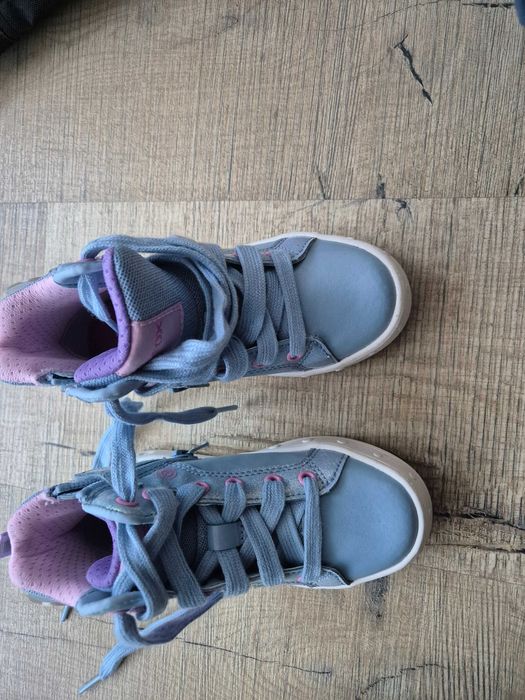 Ghete fete Sketchers