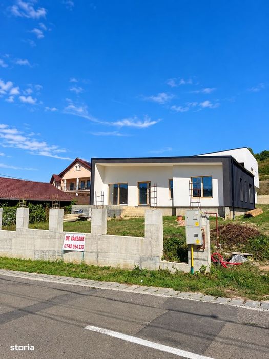 Casa moderna parter 115 mp Corunca