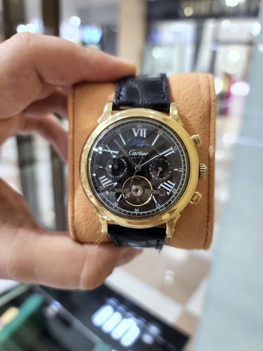 Продам Золотые часы Картье, механические с автоподзаводом