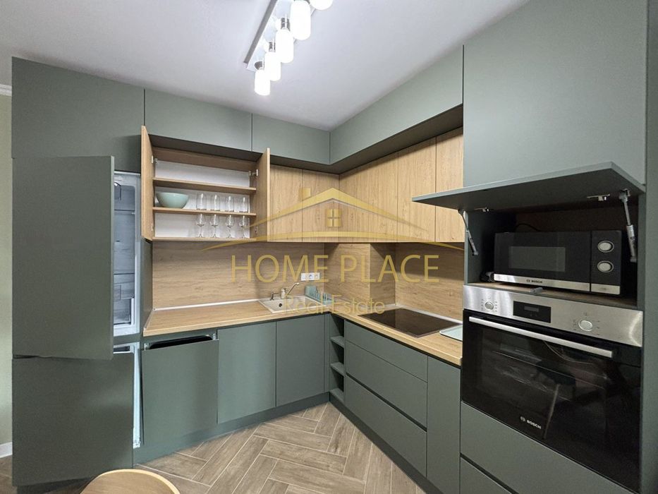 Дава се под наем Тристаен апартамент в Варна, Център - 95 кв.м за 1224 € - Снимка #2