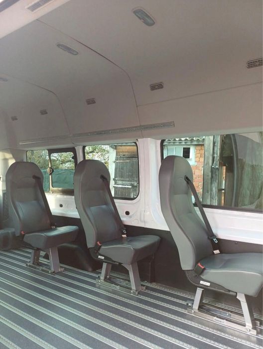 Ford transit 8+1 350 L4