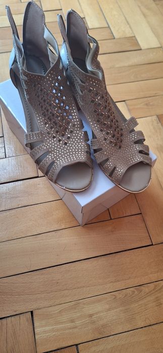 Дамски обувки /боти N:39